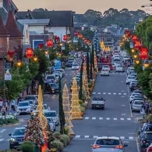 Meet your Posher, Cassandra